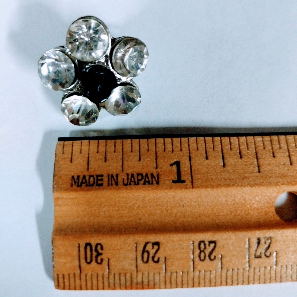 Vintage Rhinestone Earrings - Picture 4 of 6